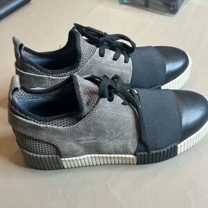 Marc Fisher sneakers